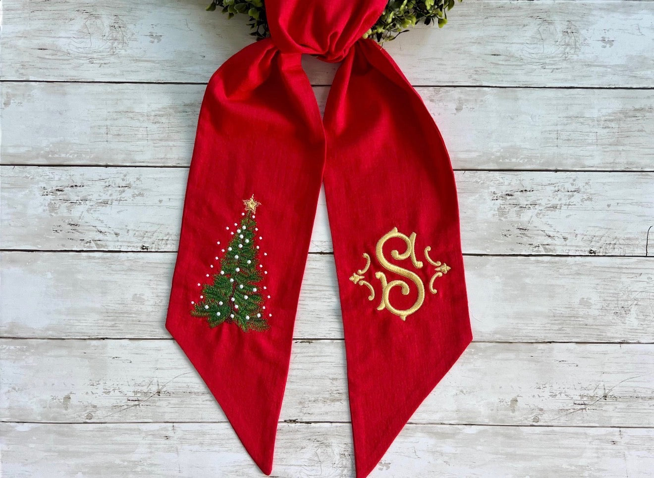 🎄 The “Bow Down to Christmas” Wreath Scarf 🎀